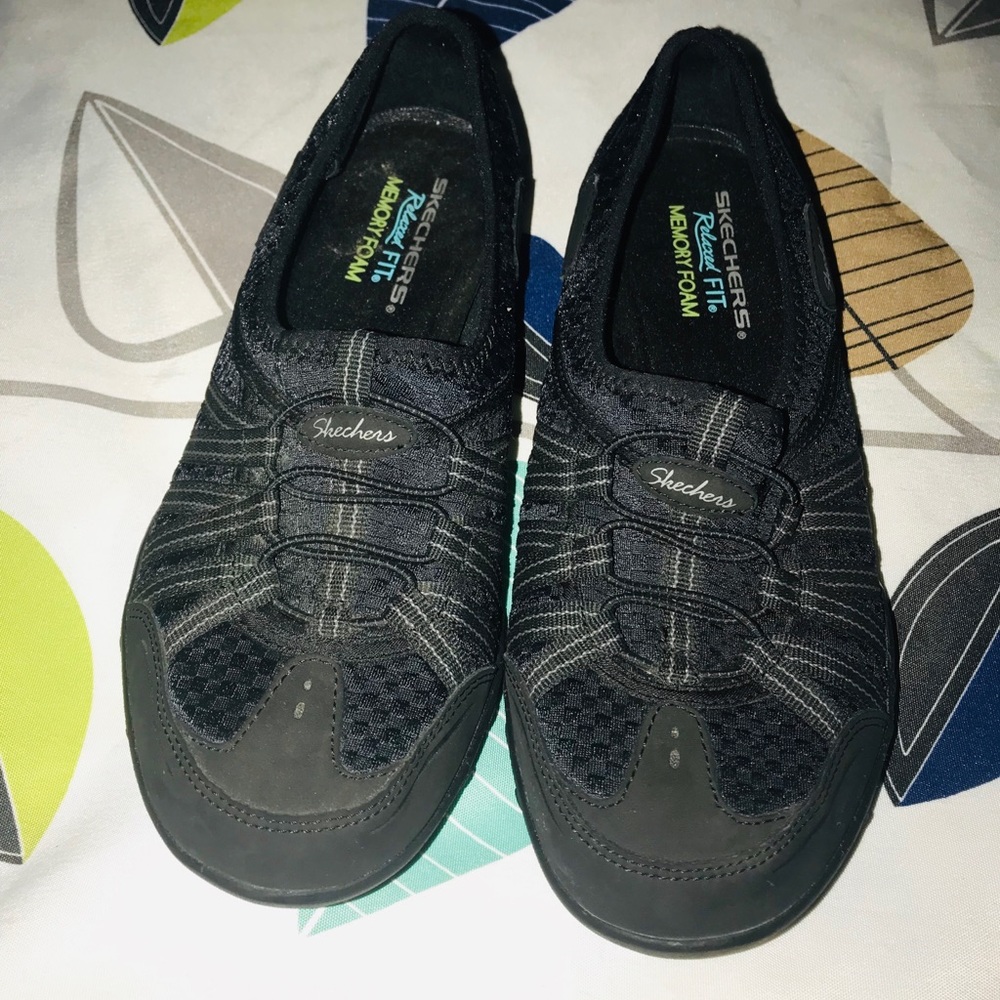 Skechers Relaxed Fit Memory Foam